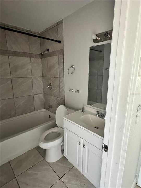 For Rent: $1,150 (2 beds, 1 baths, 800 Square Feet)