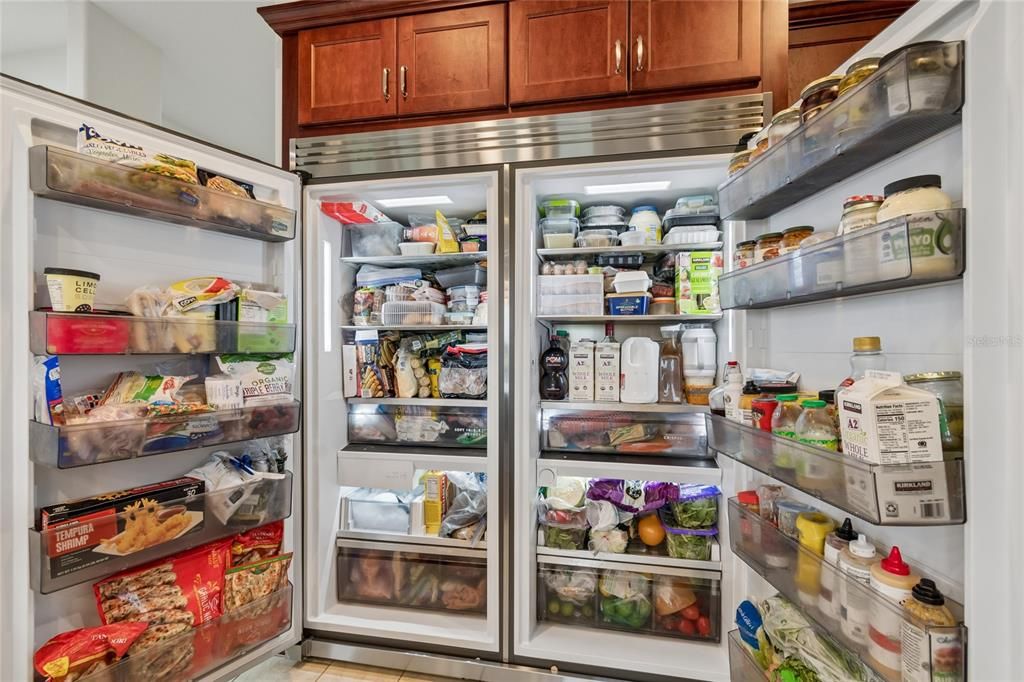 На продажу: $849,900 (6 спален, 4 ванн, 4387 Квадратных фут)