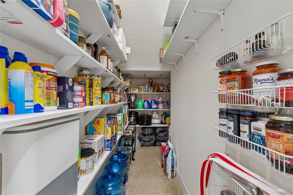 На продажу: $849,900 (6 спален, 4 ванн, 4387 Квадратных фут)