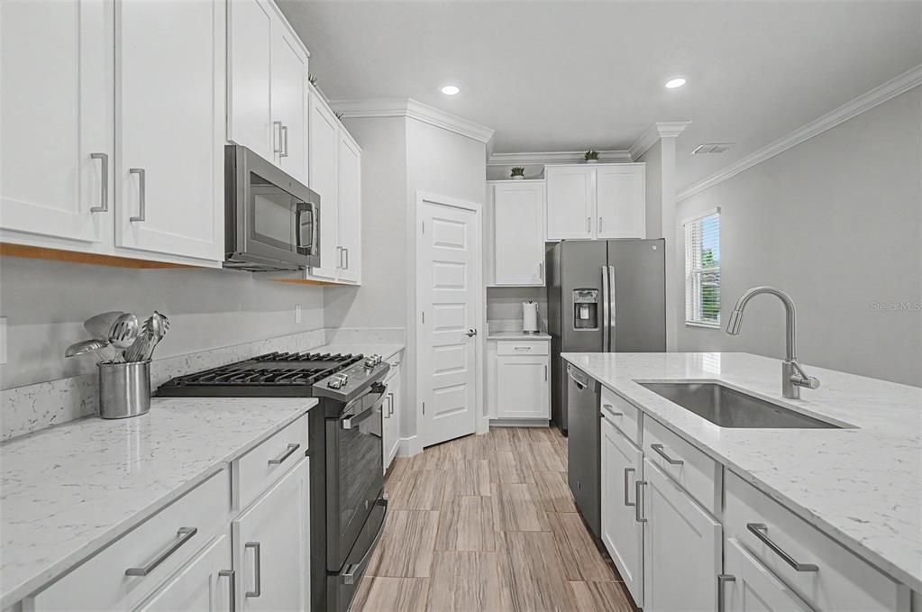 For Sale: $415,000 (3 beds, 2 baths, 1614 Square Feet)