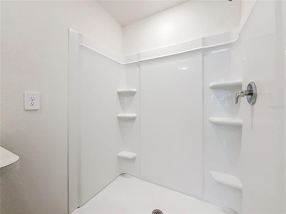For Sale: $300,000 (3 beds, 2 baths, 1827 Square Feet)