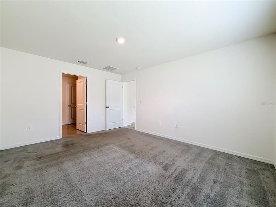 For Sale: $300,000 (3 beds, 2 baths, 1827 Square Feet)