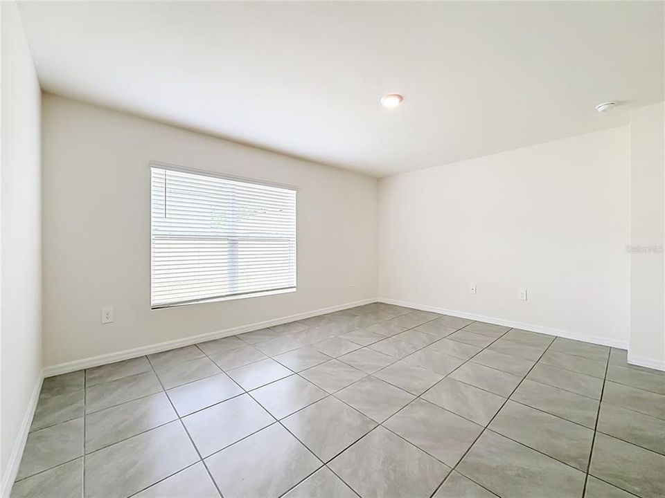 For Sale: $300,000 (3 beds, 2 baths, 1827 Square Feet)