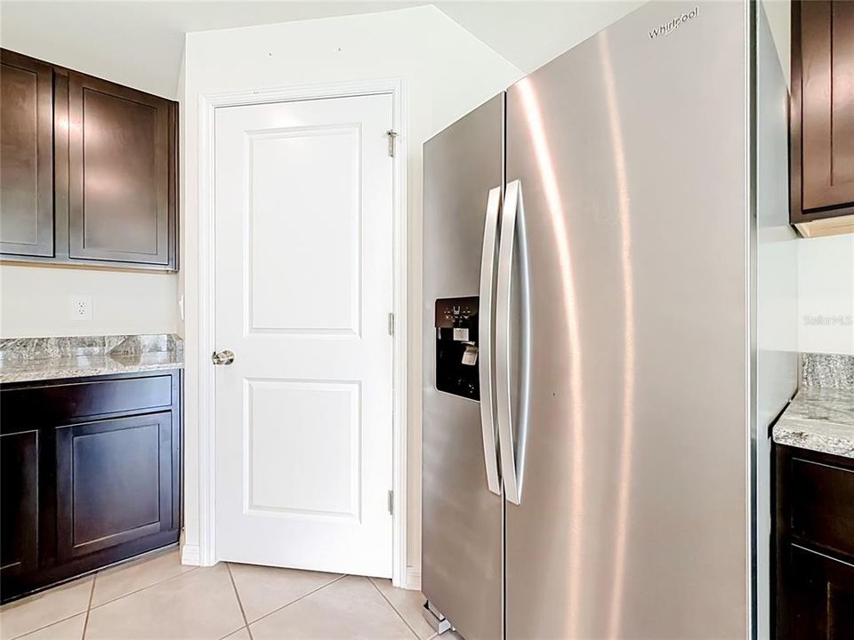 For Sale: $300,000 (3 beds, 2 baths, 1827 Square Feet)