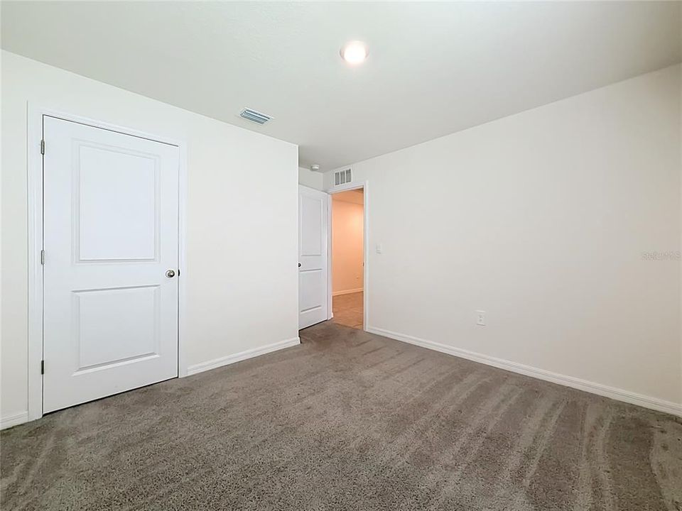 For Sale: $300,000 (3 beds, 2 baths, 1827 Square Feet)
