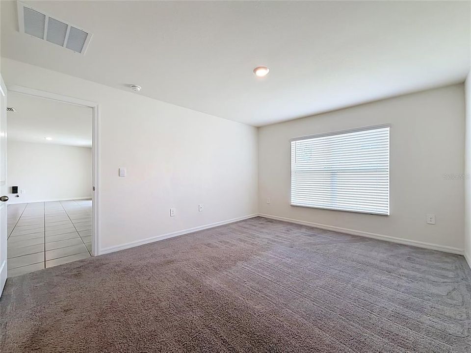 For Sale: $300,000 (3 beds, 2 baths, 1827 Square Feet)