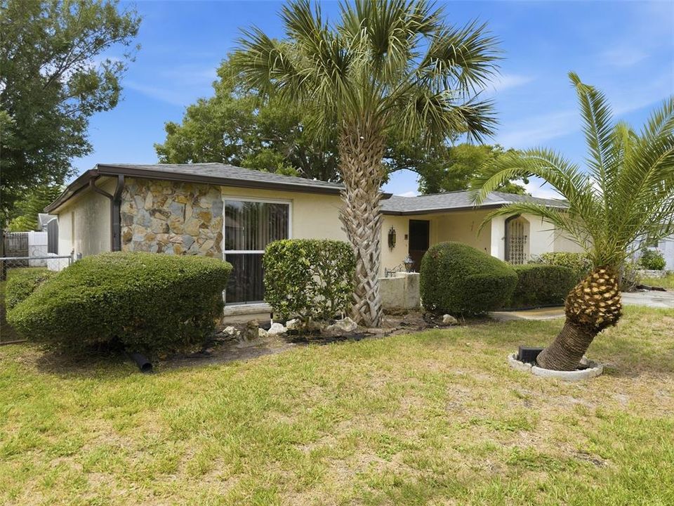 For Sale: $232,500 (2 beds, 2 baths, 1442 Square Feet)