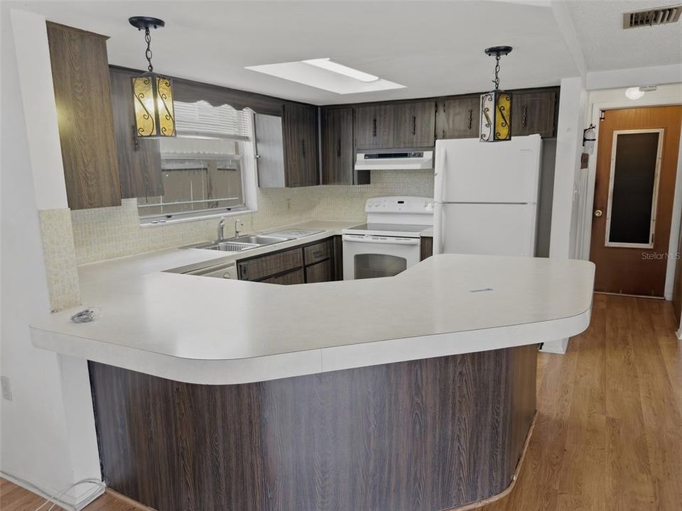 For Sale: $232,500 (2 beds, 2 baths, 1442 Square Feet)