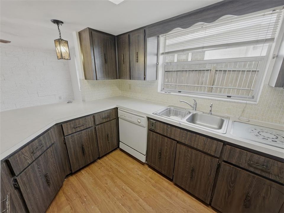 For Sale: $232,500 (2 beds, 2 baths, 1442 Square Feet)