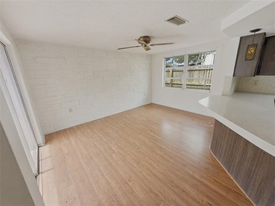 For Sale: $232,500 (2 beds, 2 baths, 1442 Square Feet)