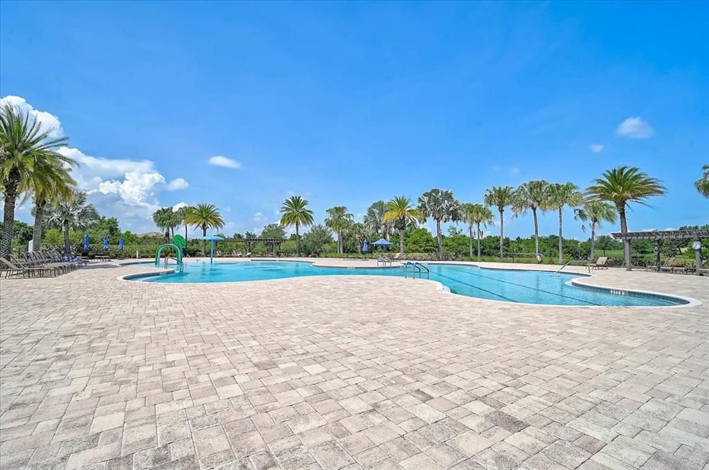 For Sale: $650,000 (2 beds, 2 baths, 1968 Square Feet)
