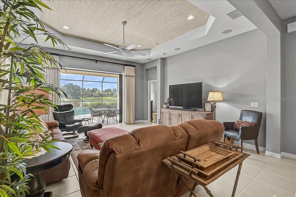 For Sale: $650,000 (2 beds, 2 baths, 1968 Square Feet)