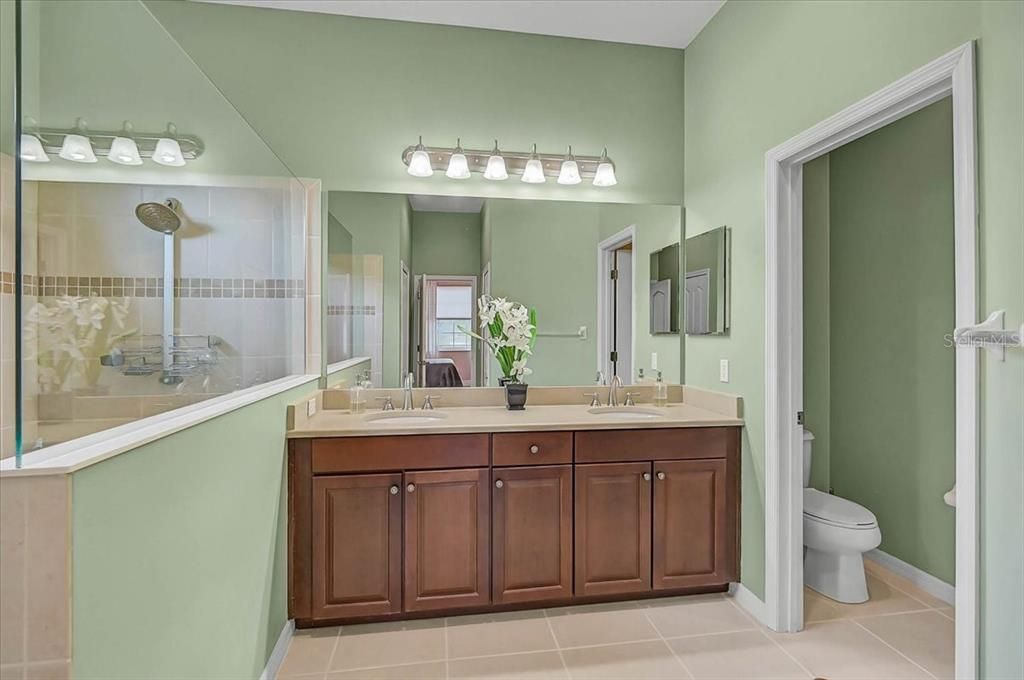 For Sale: $650,000 (2 beds, 2 baths, 1968 Square Feet)