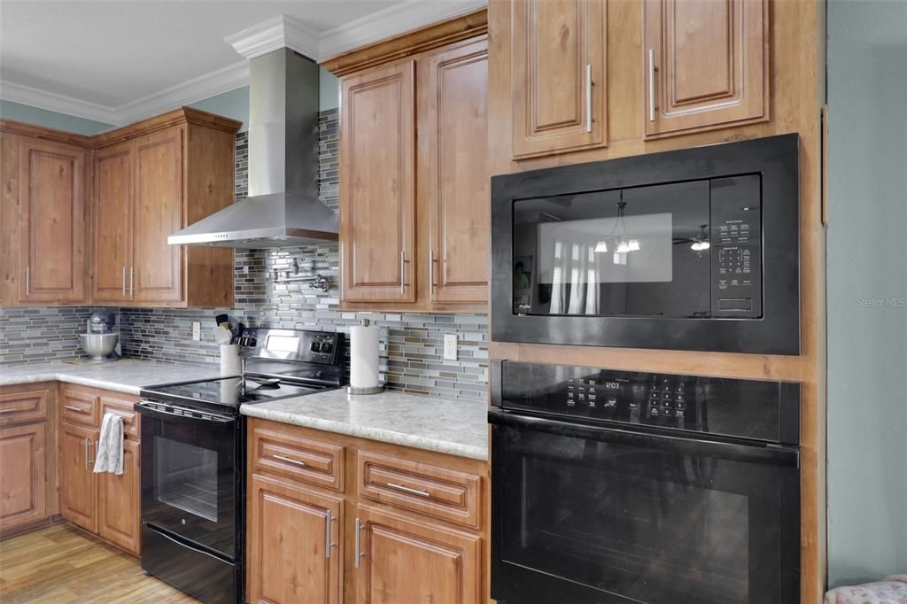 For Sale: $425,000 (3 beds, 2 baths, 1920 Square Feet)