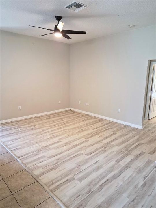 For Rent: $1,950 (4 beds, 2 baths, 1582 Square Feet)