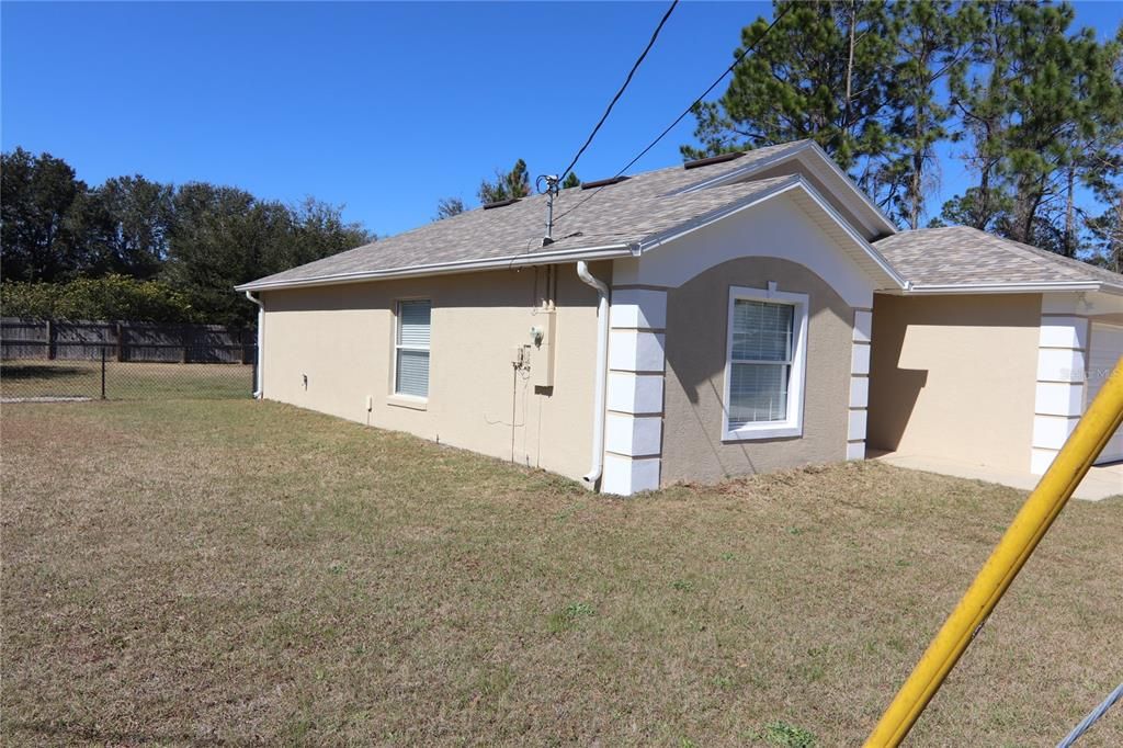 For Rent: $1,950 (4 beds, 2 baths, 1582 Square Feet)