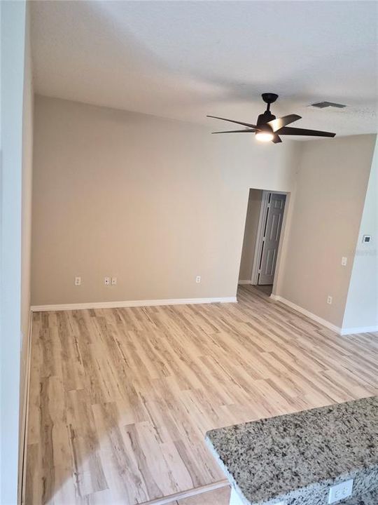 For Rent: $1,950 (4 beds, 2 baths, 1582 Square Feet)