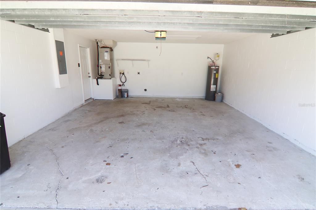 For Rent: $1,950 (4 beds, 2 baths, 1582 Square Feet)