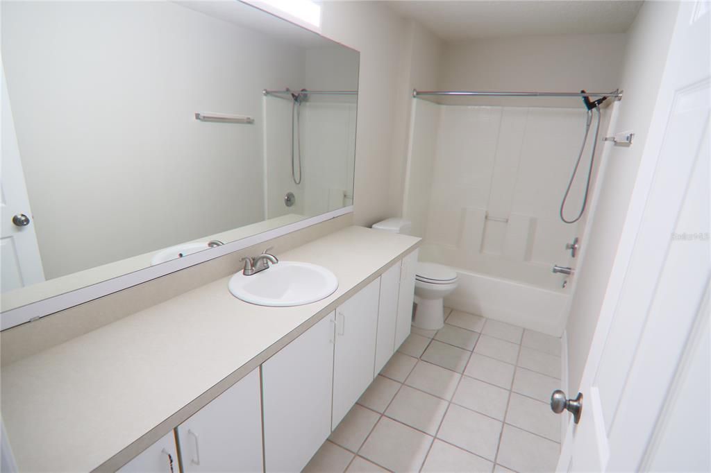 For Rent: $1,950 (4 beds, 2 baths, 1582 Square Feet)