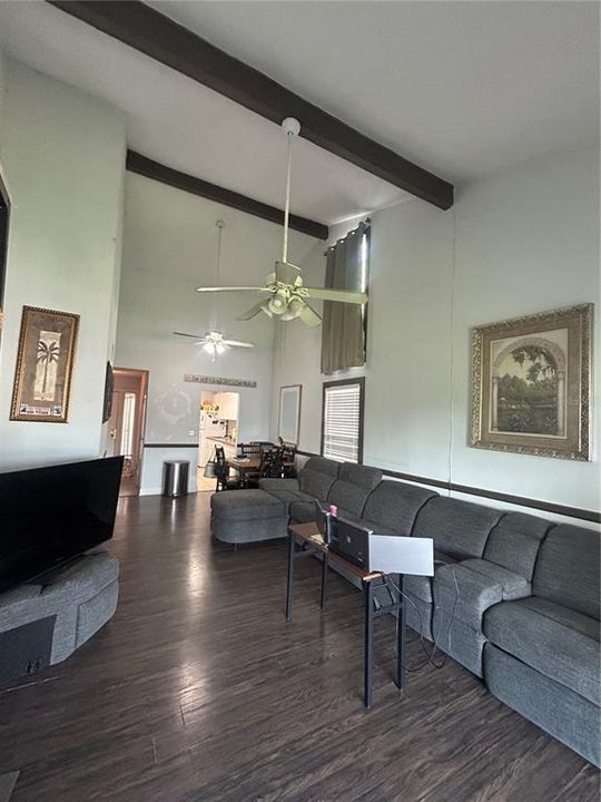 For Sale: $89,900 (2 beds, 1 baths, 1164 Square Feet)