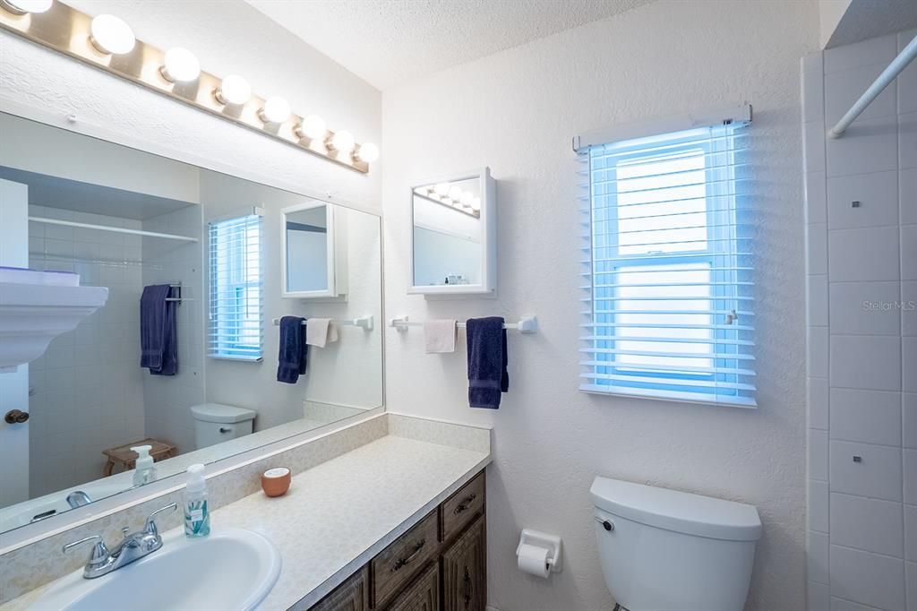 For Sale: $239,000 (2 beds, 2 baths, 1332 Square Feet)
