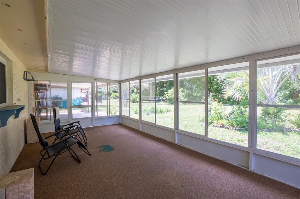 For Sale: $239,000 (2 beds, 2 baths, 1332 Square Feet)
