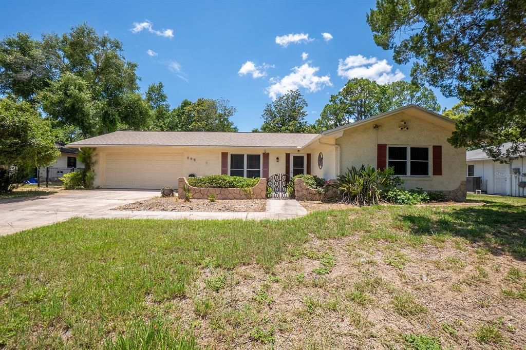 For Sale: $239,000 (2 beds, 2 baths, 1332 Square Feet)