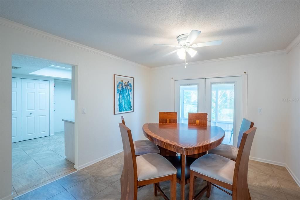 For Sale: $239,000 (2 beds, 2 baths, 1332 Square Feet)
