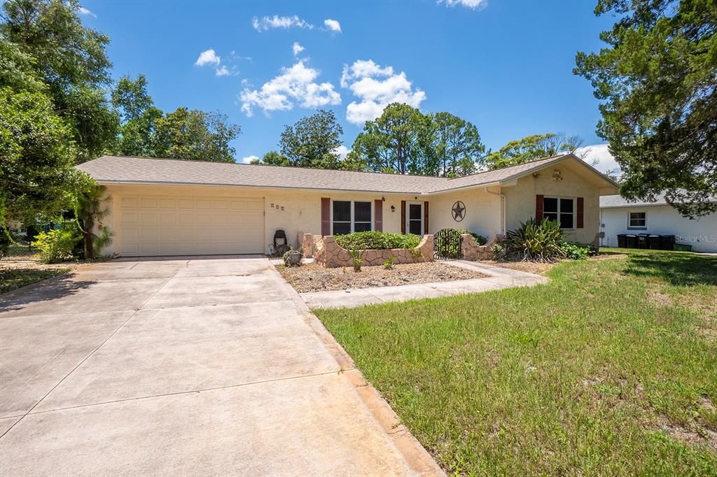 For Sale: $239,000 (2 beds, 2 baths, 1332 Square Feet)