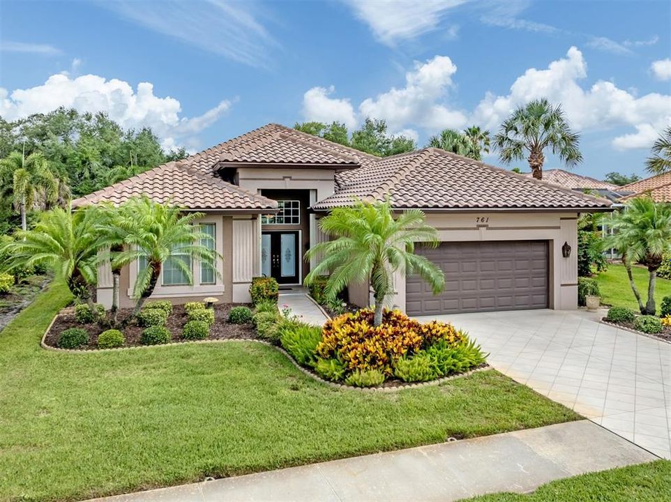 For Sale: $610,000 (3 beds, 2 baths, 1978 Square Feet)