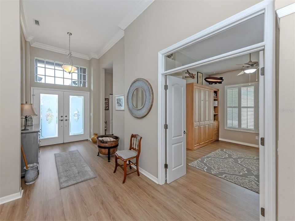 For Sale: $610,000 (3 beds, 2 baths, 1978 Square Feet)