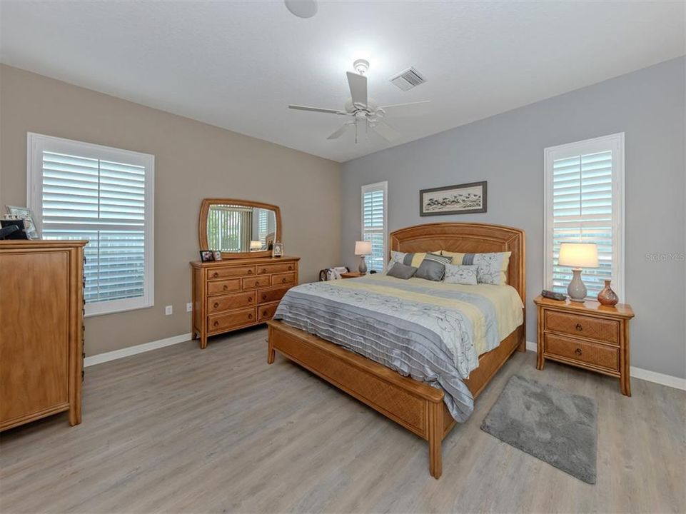 For Sale: $610,000 (3 beds, 2 baths, 1978 Square Feet)