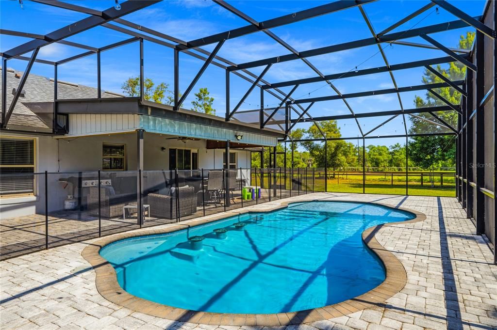 For Sale: $1,100,000 (3 beds, 2 baths, 1526 Square Feet)