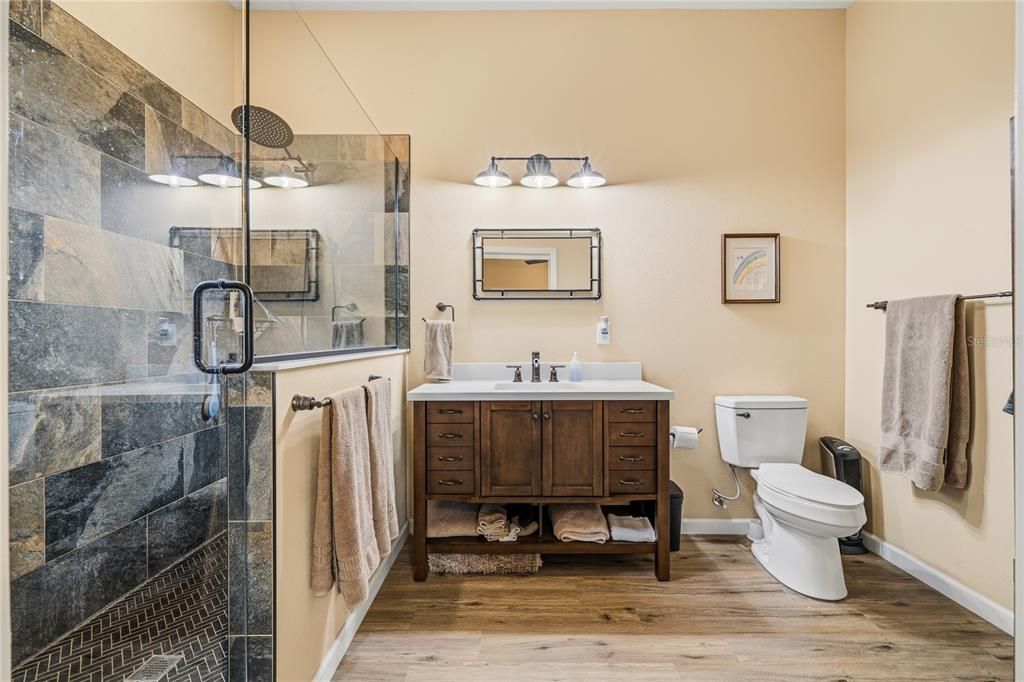 For Sale: $1,100,000 (3 beds, 2 baths, 1526 Square Feet)