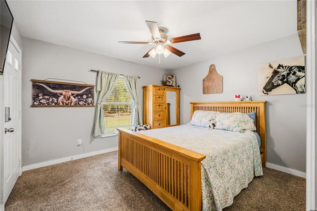 For Sale: $1,100,000 (3 beds, 2 baths, 1526 Square Feet)