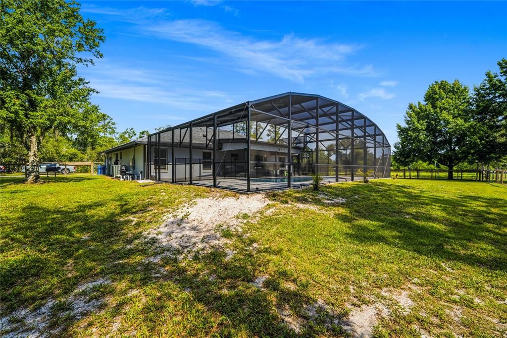 For Sale: $1,100,000 (3 beds, 2 baths, 1526 Square Feet)