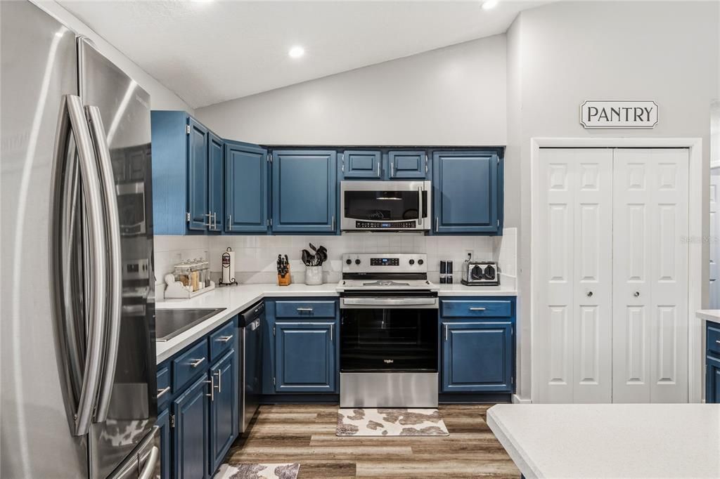 For Sale: $1,100,000 (3 beds, 2 baths, 1526 Square Feet)