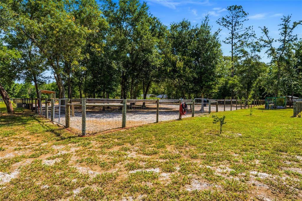 For Sale: $1,100,000 (3 beds, 2 baths, 1526 Square Feet)