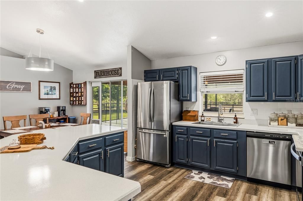 For Sale: $1,100,000 (3 beds, 2 baths, 1526 Square Feet)