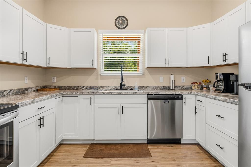 For Sale: $1,100,000 (3 beds, 2 baths, 1526 Square Feet)