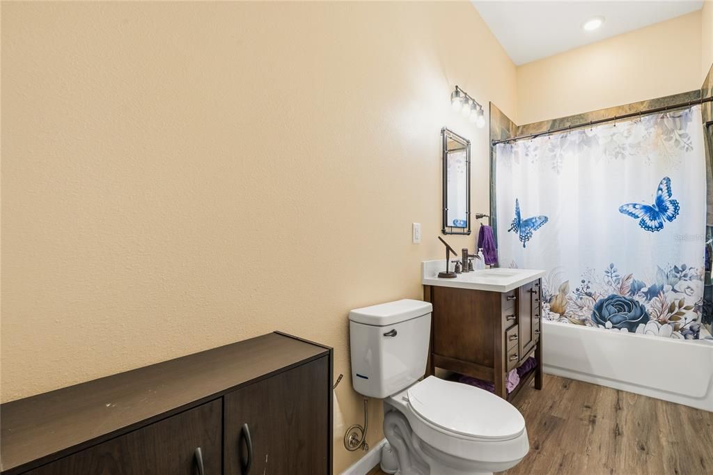 For Sale: $1,100,000 (3 beds, 2 baths, 1526 Square Feet)