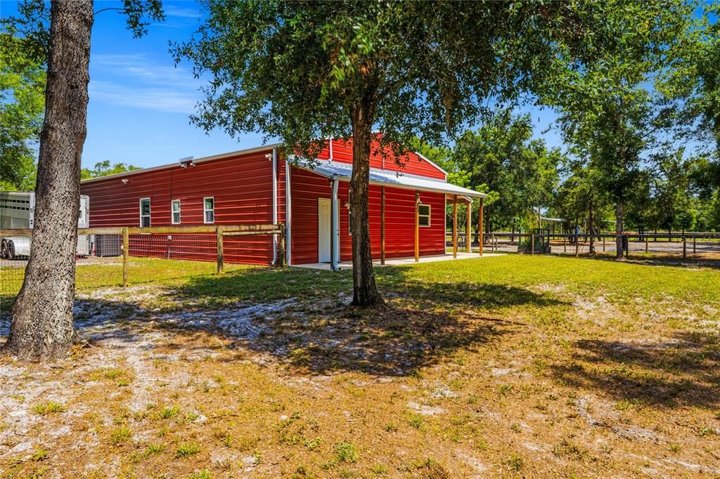 For Sale: $1,100,000 (3 beds, 2 baths, 1526 Square Feet)