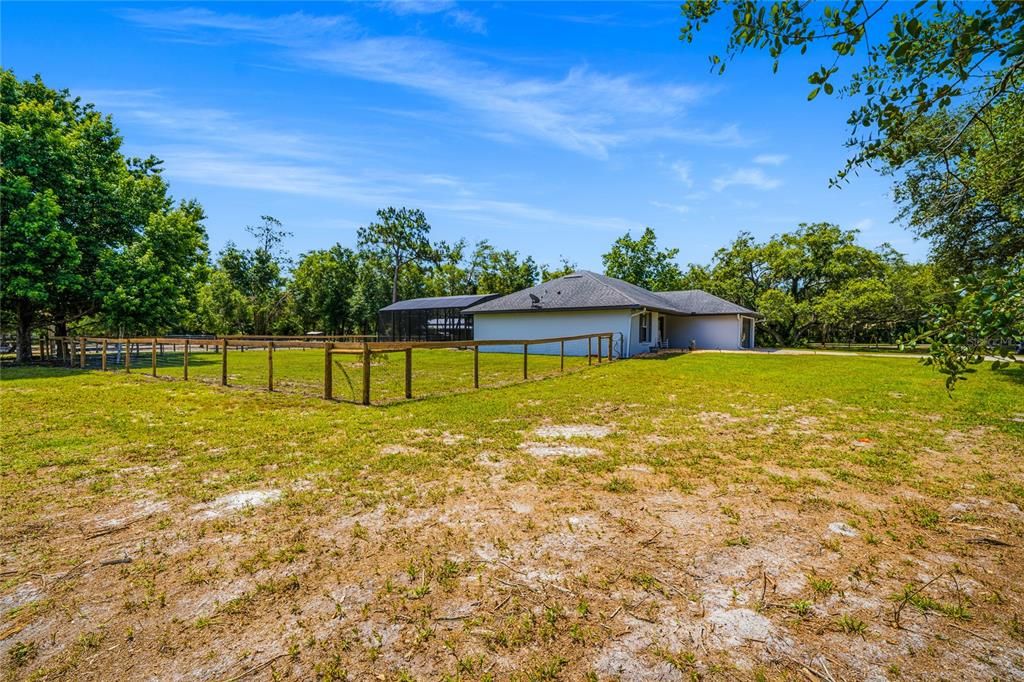 For Sale: $1,100,000 (3 beds, 2 baths, 1526 Square Feet)