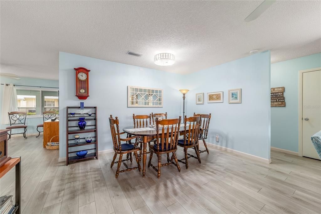 En Venta: $166,500 (2 camas, 2 baños, 1369 Pies cuadrados)