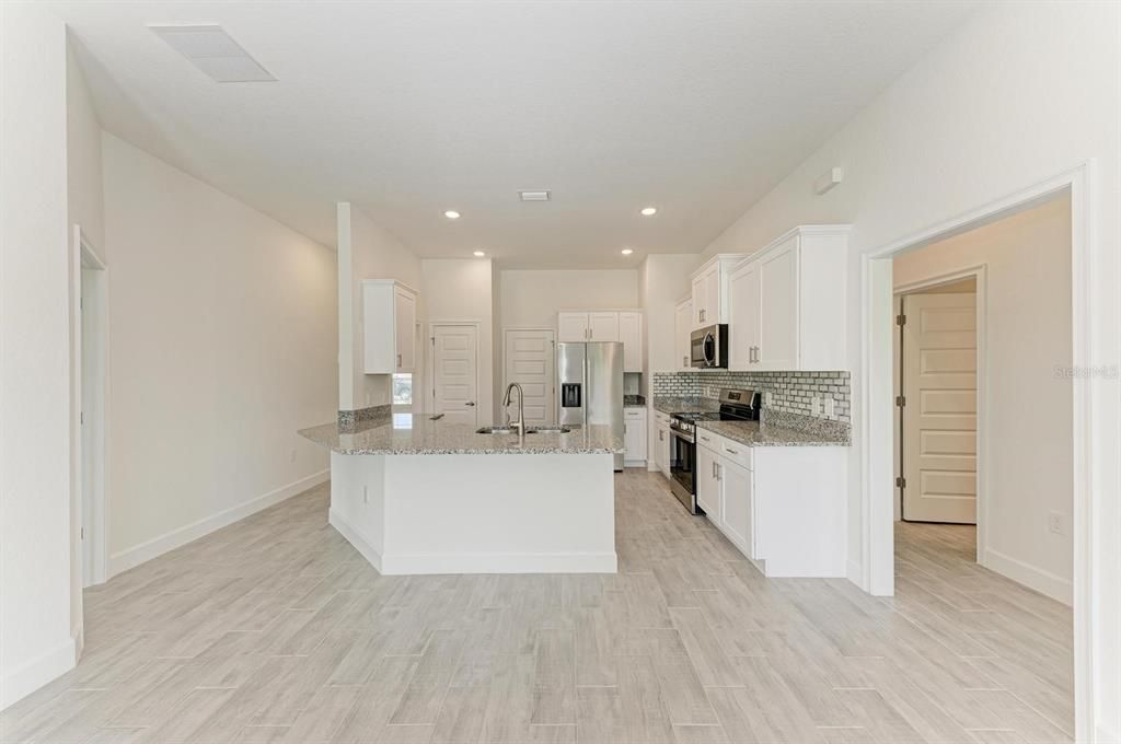 For Rent: $2,300 (3 beds, 2 baths, 1485 Square Feet)