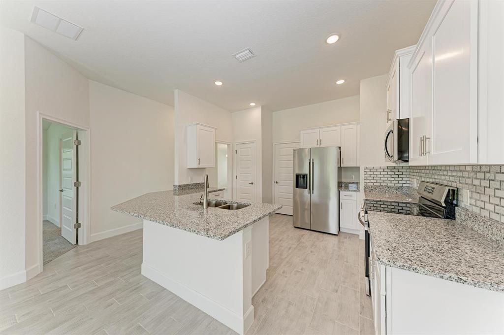 For Rent: $2,300 (3 beds, 2 baths, 1485 Square Feet)