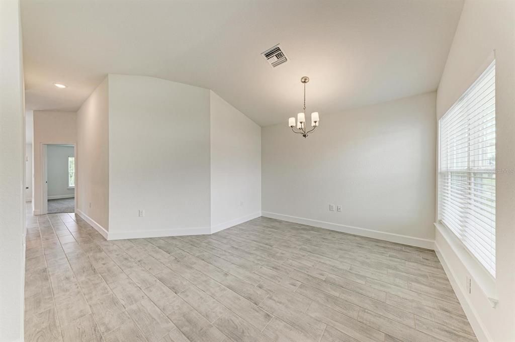 For Rent: $2,300 (3 beds, 2 baths, 1485 Square Feet)