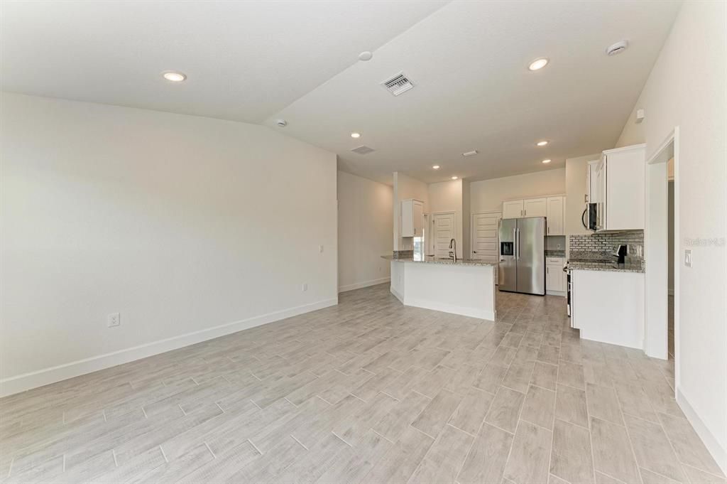 For Rent: $2,300 (3 beds, 2 baths, 1485 Square Feet)