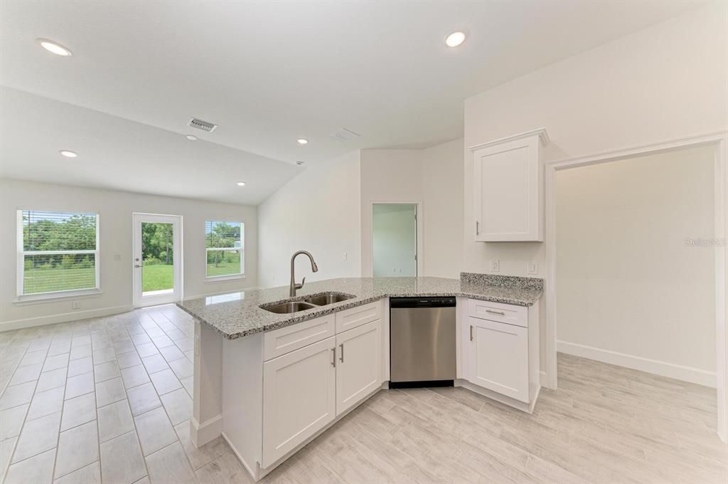 For Rent: $2,300 (3 beds, 2 baths, 1485 Square Feet)