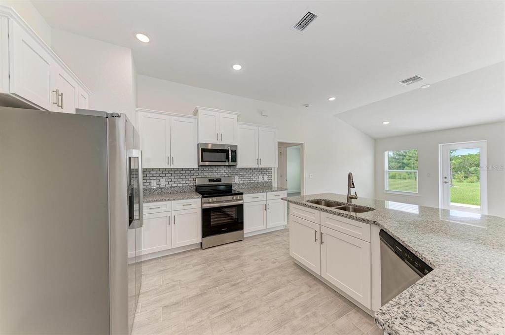 For Rent: $2,300 (3 beds, 2 baths, 1485 Square Feet)